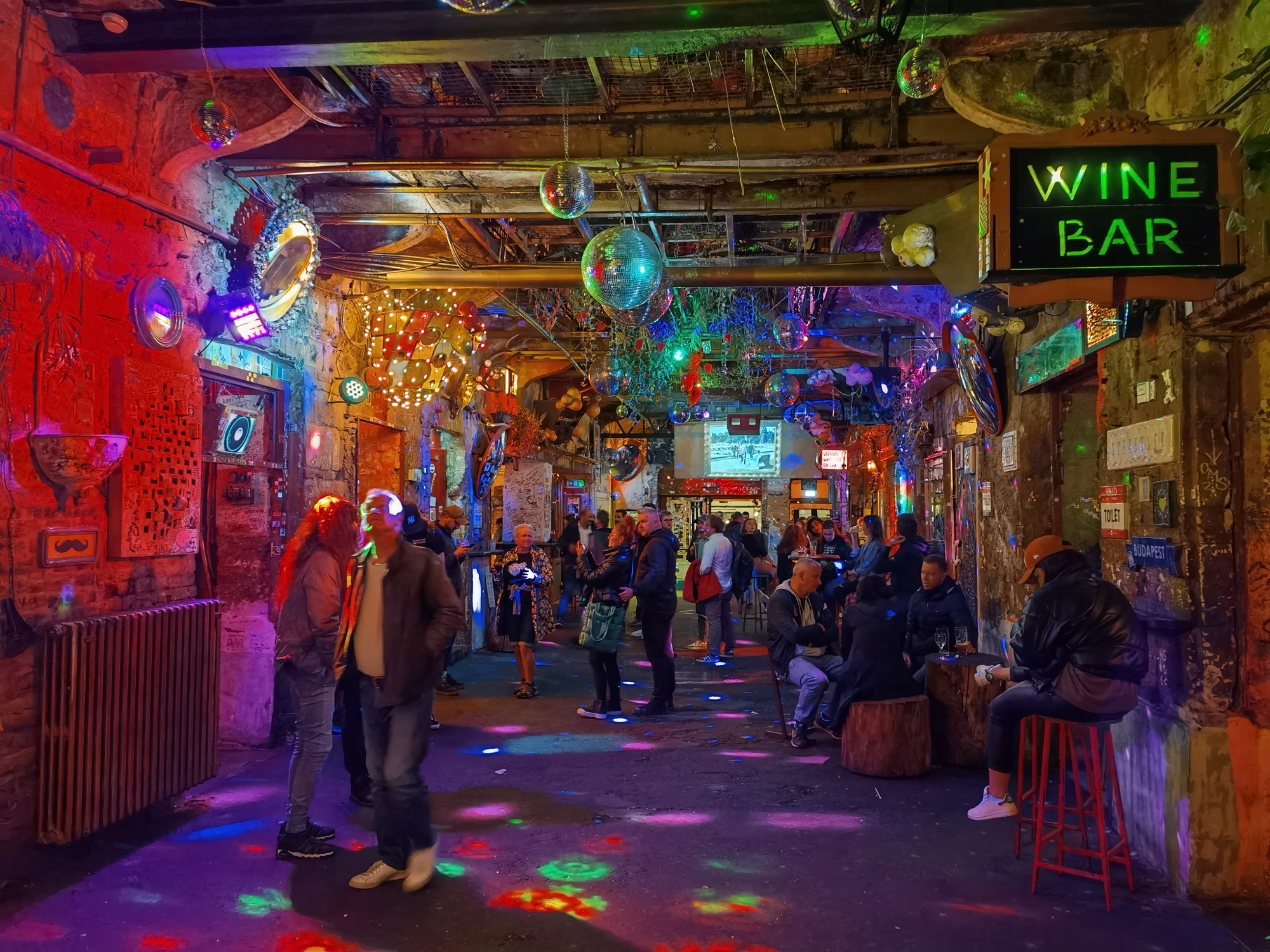 Szimpla Kert romkocsma